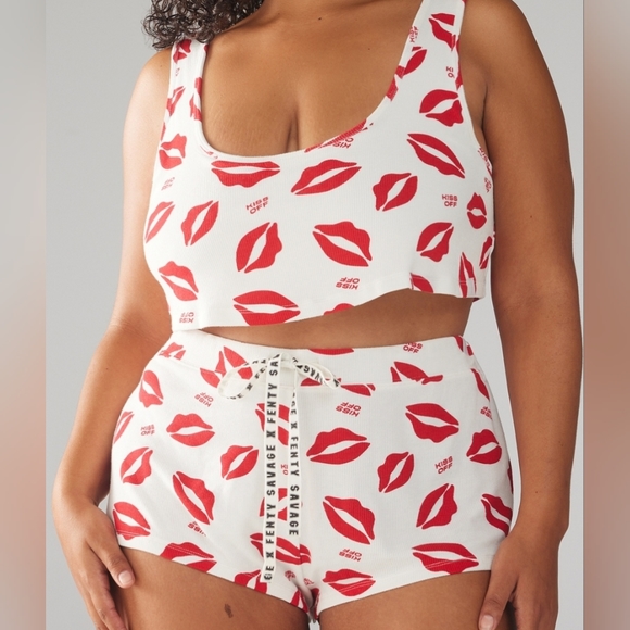 Savage X Fenty White/Red Lips Pout Ribbed Sleepwear Lounge Short Set- Plus 1X - Picture 2 of 3